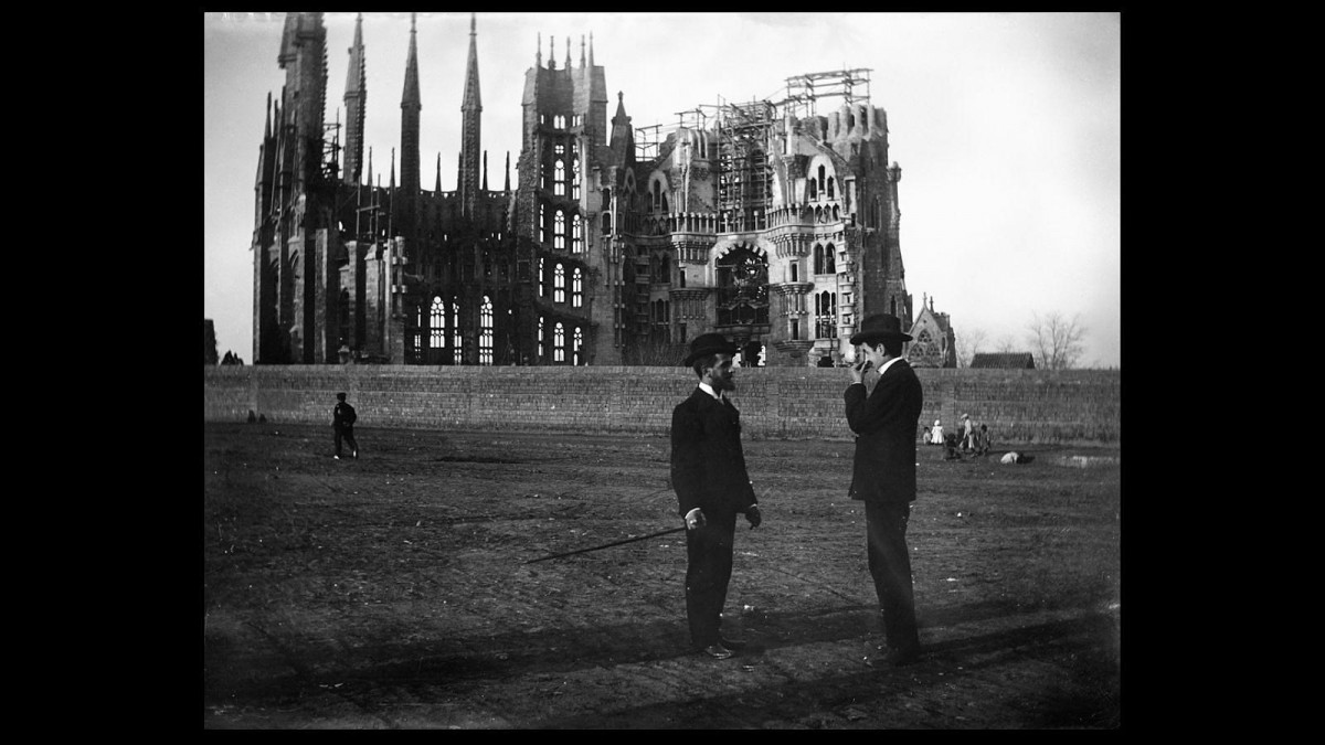 La Sagrada Família (1905), Baldomer Gili Roig.