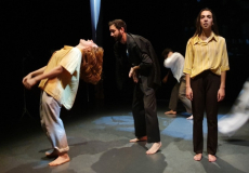 Uluka - 78 haikus for Howl, representació del grup d'alumnes de teatre de text