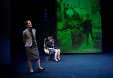 9 mm i altres textos, una de les creacions en què van col·laborar alumnes de l'ESAD i el CIFO. Fotografia: Jordi Vidal