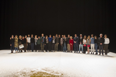Foto final amb ballarins, coreògrafs, entitats participants i autoritats
