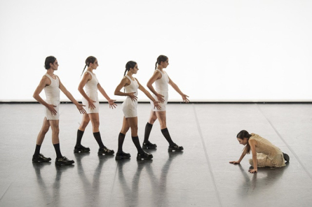 Black sun, de Maria Jurado, peça guanyadora del Premi de Dansa de l'IT 2021. Imatge de Jordi Vidal