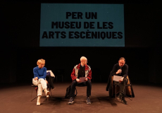 Sol Picó, Cesc Gelabert i Àlex Ollé han presentat el Manifest que reclama un nou MAE. Fotografia: Jesús Atienza