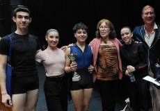 L'alumnat del CPD que va participar al concurs Grasse amb dos dels docents de l'escola