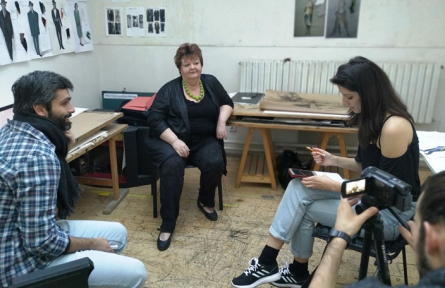 Un moment de les entrevistes de documentació dels alumnes a Praga