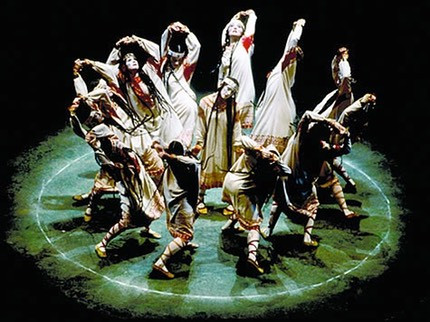 La consagració de la primavera. The Joffrey Ballet's 1987 producció de Vaslav Nijinsky i Igor Stravinsky. Coreografia i vestits originals del 1913. Foto de Herb Migdoll