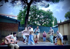 Actuació de La Tremenda Companyia a Montbau