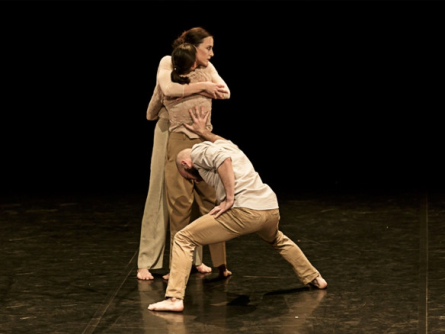 Premi de Dansa 2017. 'Entre viatges i flors', de Natàlia Vignatti i Jordi Ribot. Fotografia: Luis San Andrés
