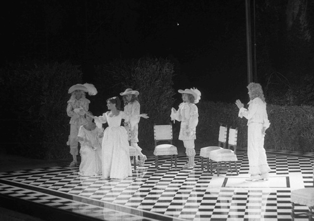"El Misantrop" al Grec, representada l'any 1982 amb direcció de Fabià Puigserver. Imatge de Pau Barceló del MAE
