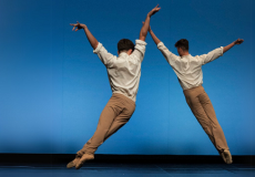 Alumnat de dansa clàssica ballarà en el Cicle de Cobla de Barcelona. Fotografia: Jordi Vidal