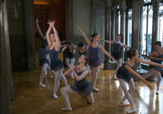 Celebració del World Ballet Day 2024 al Palau Güell amb ballarines del Conservatori Professional de Dansa