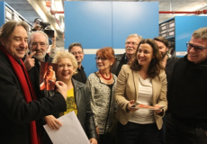 Foto de Juanjo Puigcorbé amb Rosa Novell. A la foto: Juanjo Puigcorbé, Magda Puyo i Queco Novell. Foto: Oscar Giralt / Diputació de Barcelona