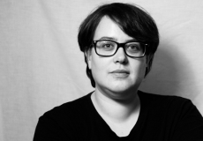 Sílvia Navarro és graduada en Direcció i Dramatúrgia a l'ESAD de l'Institut del Teatre