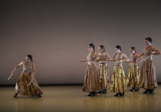 Una de les coreografies de dansa espanyola de la col·laboració. Fotografia: Jordi Vidal