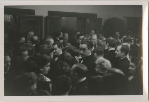 4 Teatre Calderón vestíbul.jpg