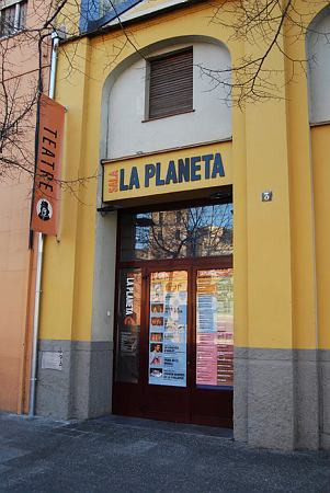 5 Planeta_porta exterior.jpg